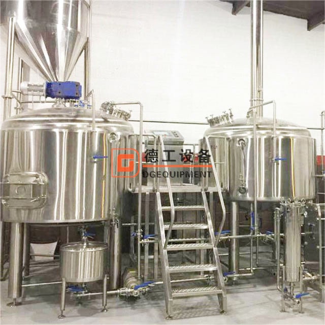ПЛК с автоматическим / полуавтоматическим управлением. Комбинированная пивоварня с паровым подогревом, 3 емкости, 2000 л. Коммерческая пивоварня.