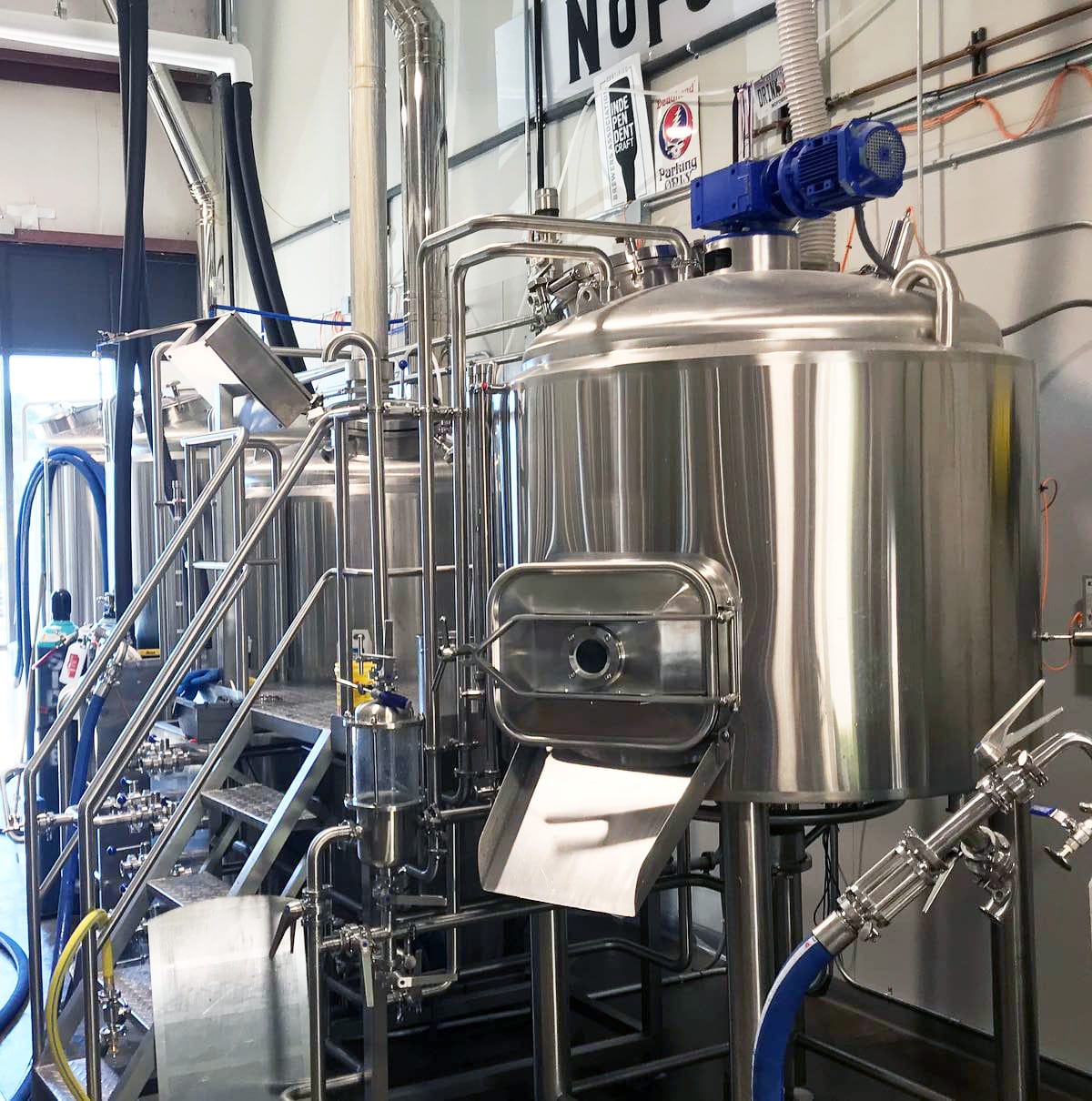 10BBL Бесплатная комбинированная пивоварня на 2/3/4 сосуда, используемая для оборудования для коммерческого / крафтового пивоварения