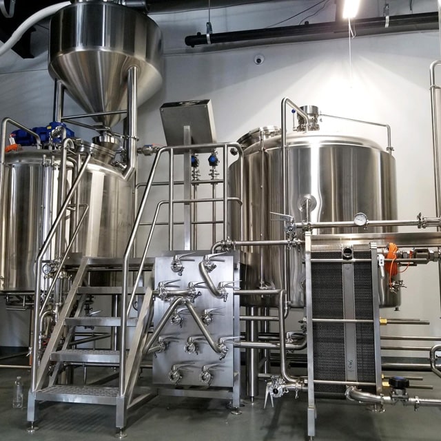 10BBL Бесплатная комбинированная пивоварня на 2/3/4 сосуда, используемая для оборудования для коммерческого / крафтового пивоварения